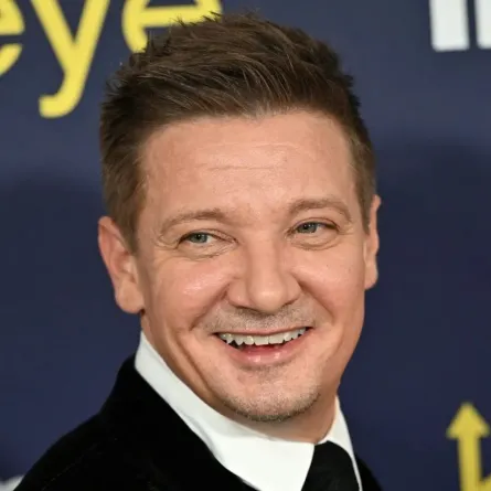 جيريمي رينر في لوس أنجلوس (Jeremy Renner in Los Angeles)- مصدر الصورة: Robyn Beck / AFP