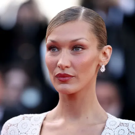 بيلا حديد Bella Hadid في الدور 79 من مهرجان كان السينمائي (مصدر الصورة:  Marc Piasecki/FilmMagic)