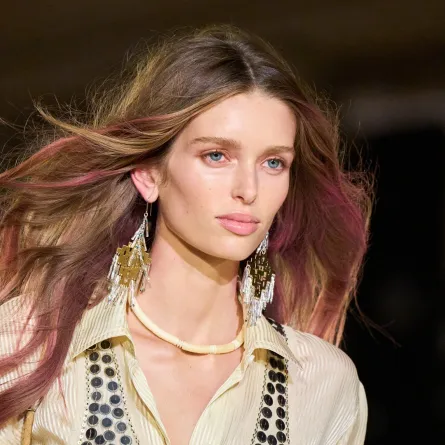 من عرض إيزابيل ماران Isabel Marant gربيع وصيف 2027 - الصورة من الصورة من Launchmetrics/Spotlight© 