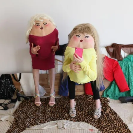 "الأصدقاء السريون" يحولون المكان إلى عالم خيالي