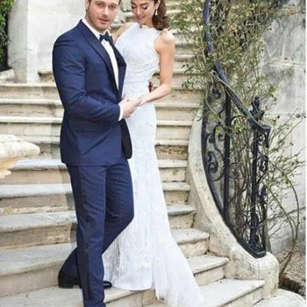 هل استوحت باشاك ديزير لون فستان زفافها من بيرين سات؟