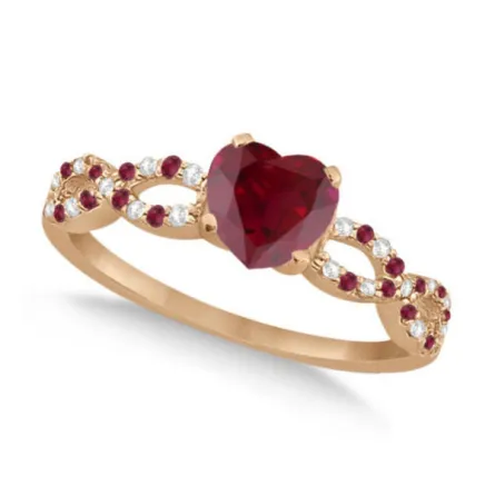 خواتم زفاف مزينّة بأحجار الروبي