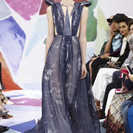 سكياباريللي يعرض مجموعته الحالمة في أسبوع باريس