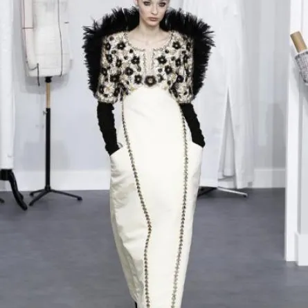 شانيل تتألق في أسبوع باريس للموضة