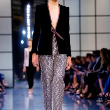 جورجيو أرماني سيد العروض في أسبوع الموضة