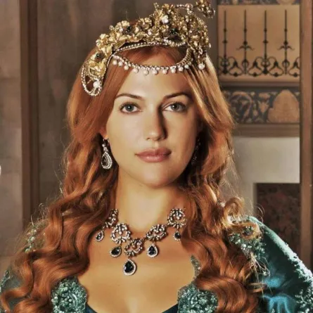 بالصور: من هي الممثلة التركية الأنجح بدور السلطانة؟