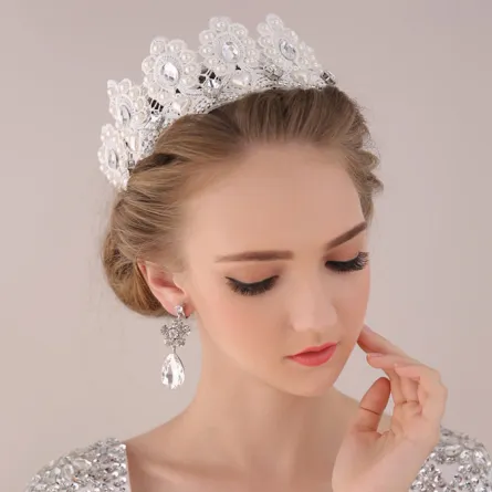 تاج العروس في آخر صيحاته