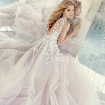 فساتين عروس 2016 مزينة بالورود