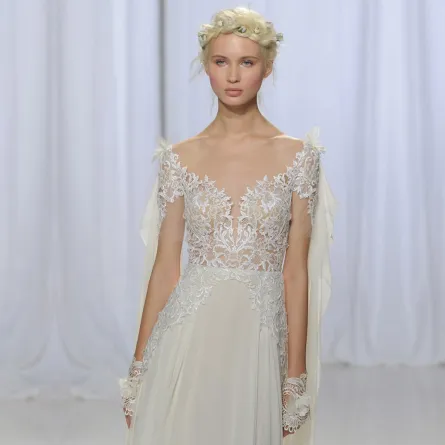 فساتين عروس ريم عكرا 2017 الدانتيل الحاضر الأقوى