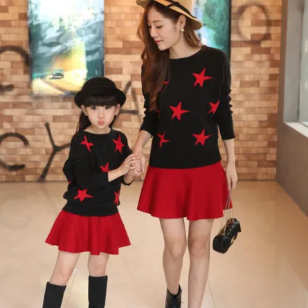 اختاري الإطلالة الشتوية المناسبة لك ولطفلتك