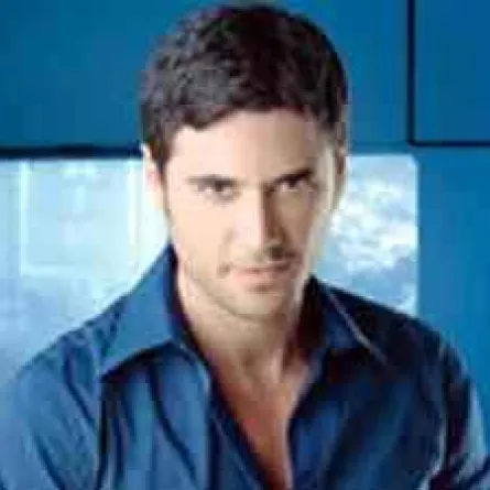 جامعة ويلز الدولية تمنح الدكتوراه الفخرية أحمد عز ومحمد منير