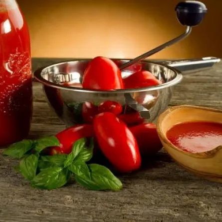 أعدّي صلصة الطماطم بوقتٍ قصير