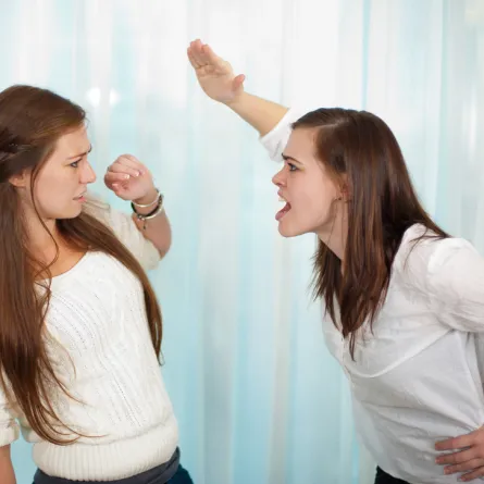 اغفري لصديقتك أخطاءها