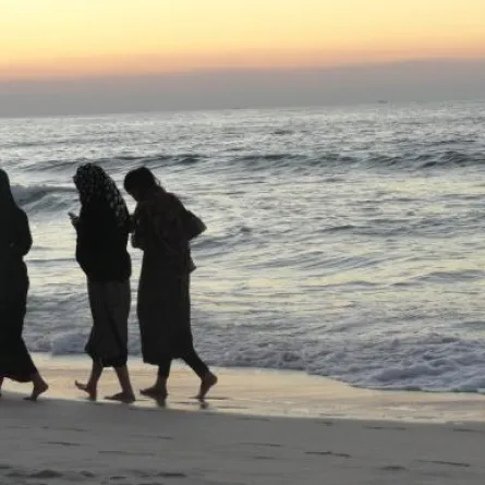 شاطئ حصريّ للنساء في منطقة البطين