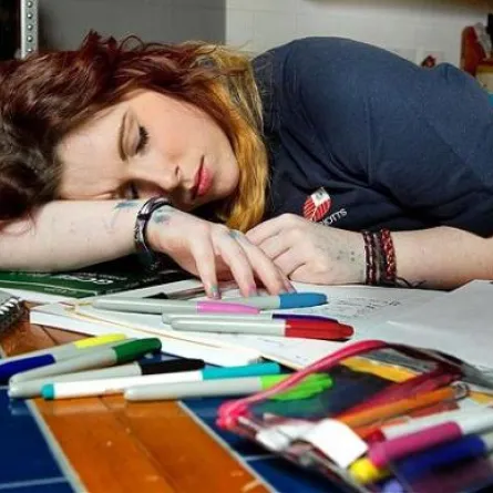 فتاة بريطانيّة تنام 44 يوماً وتتغيّر شخصيتها