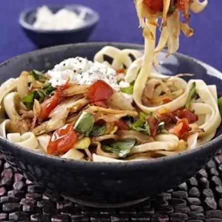 "التالياتيلي" بالشمّر والبندورة