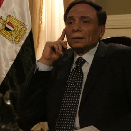 عادل إمام يرد على شائعة موته: والله العظيم قلبي زي الفل