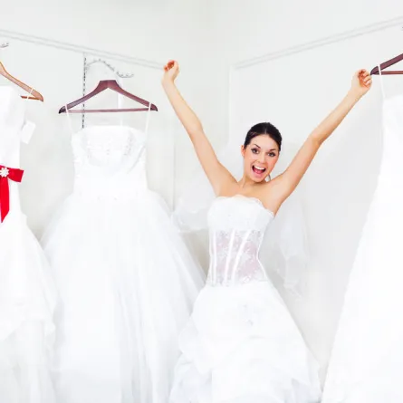 4 أمور فكرّي فيها قبل شراء فستان زفافك