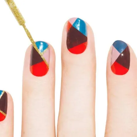 6 خطوات لأظافر بنقوش الموزاييك