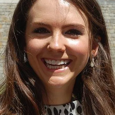 الشرطة توقف شبيه الدوقة Kate Middleton لخداعها السياح