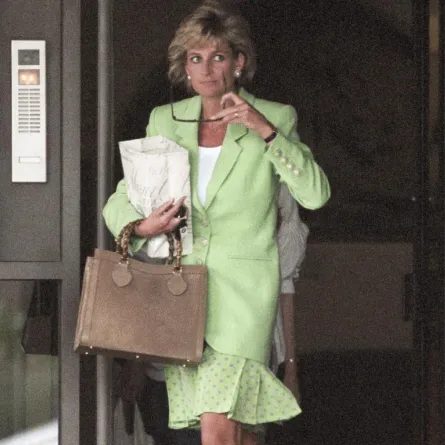 Lady Diana أرادت الهروب إلى باكستان مع حبيبها المسلم حسنات خان