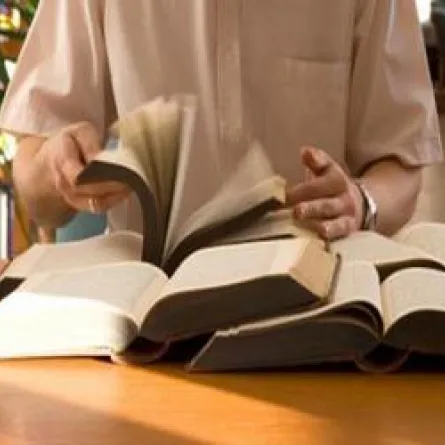 عدم قراءة الكتب يزيد من البلاهة