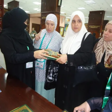 دور المرأة المطوفة وأهمية وجودها في الحج