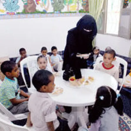 معلمات يتطوعن لتدريس الأيتام في جدة