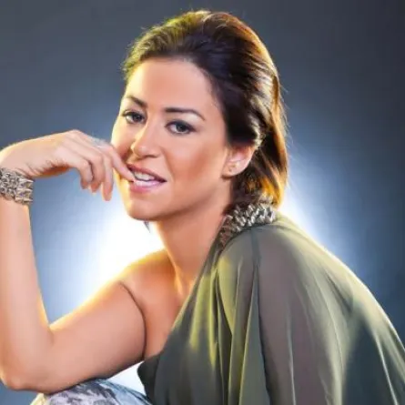 منّة شلبي: أتضامن مع 20 مليون فتاة عزباء