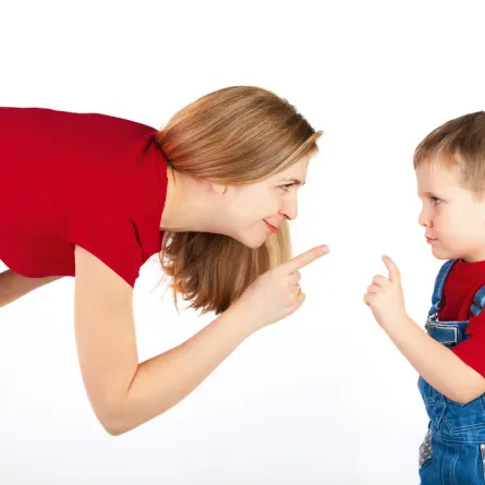 ابني مزعج.. كيف أتصرف لتأديبه؟