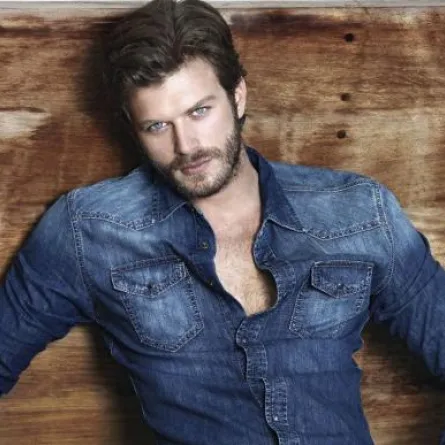 من اختار مهنّد لقضاء العطلة معه؟