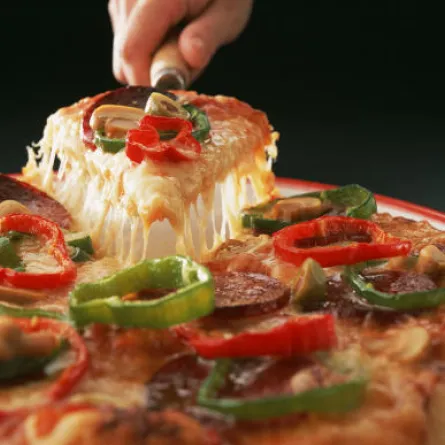 الوجبات السريعة تؤدي للإصابة بالأكزيما