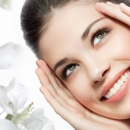 حلّ طبيعيّ لعلاج البثور والبقع الداكنة