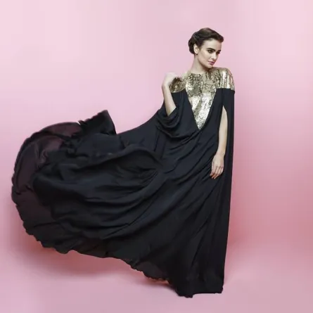 أناقة السندريلا بعباءات Roselle الإماراتية