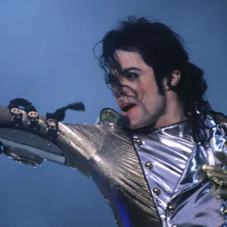 Michael Jackson دفع 35 مليون دولار لصبيان تحرّش بهم