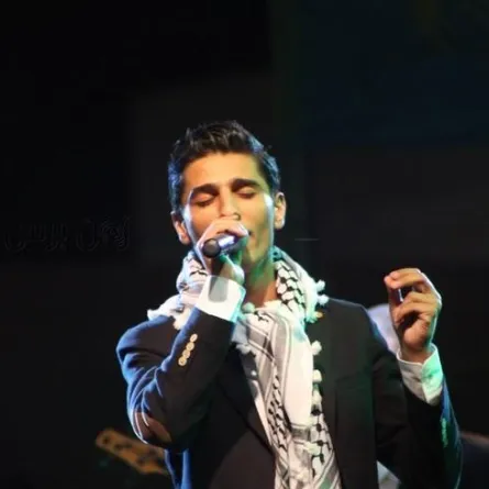 الفوضى والزحام يوقفان أولى حفلات عساف في فلسطين