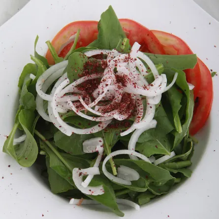 سلطة الروكا مع البصل