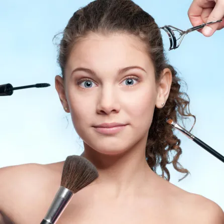 خطوات رسم الحاجبين للمرة الأولى!