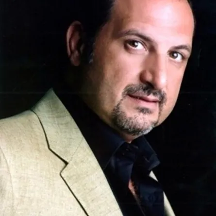 خالد الصاوي يتلقى العلاج في ألمانيا