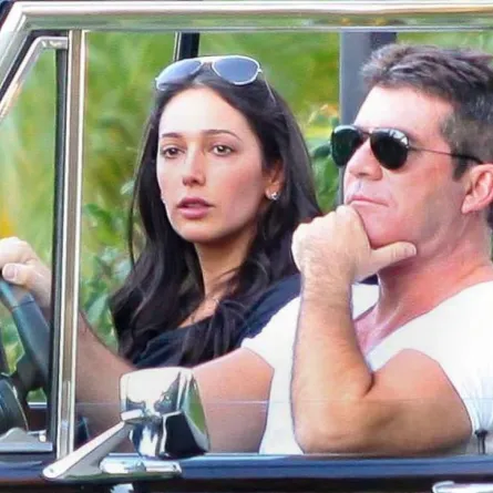 Simon Cowell متهم بالزنى مع زوجة صديقه المقرب