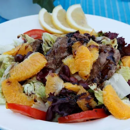 سلطة الستيك