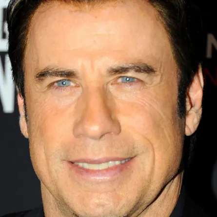 John Travolta في دبي الأسبوع المقبل وبطاقات للفوز بمقابلته