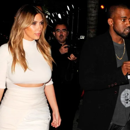 بعد أن طلب يدها Kanye West و kim kardashian إلى المحاكم