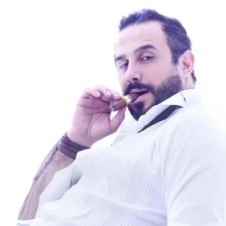 قصي خولي يصوّر "منبر الموتى" في بيروت