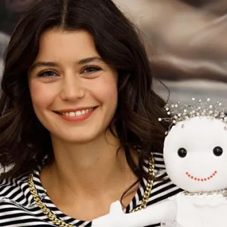 خطيب بيرين سات:طلبتها للزواج ووافقت