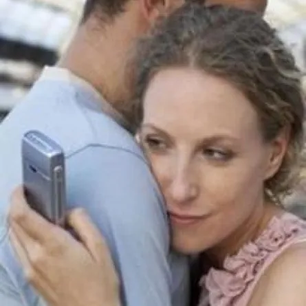 "الكريسماس" أكثر أوقات الخيانة الزوجية في بريطانيا