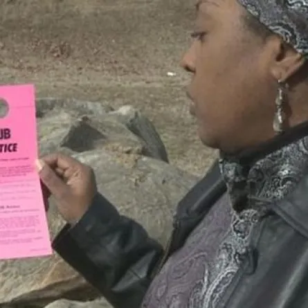 (1000) دولار تفك أزمة نادلة حاصرتها الديون!