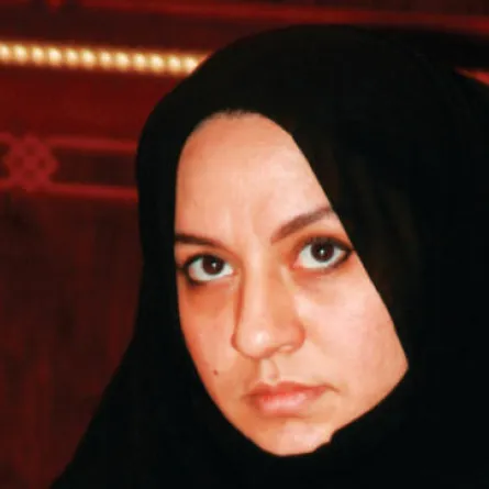 أم تترك أطفالها الثلاثة على شاطئ في الشارقة