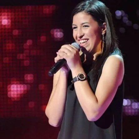 بعد خروجها من "ذا فويس" سناء عبد الحميد تطلق " متخلينيش"