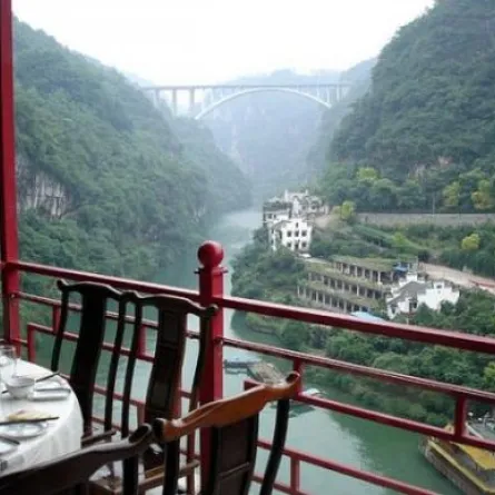 وجبات طعام بين السماء والأرض